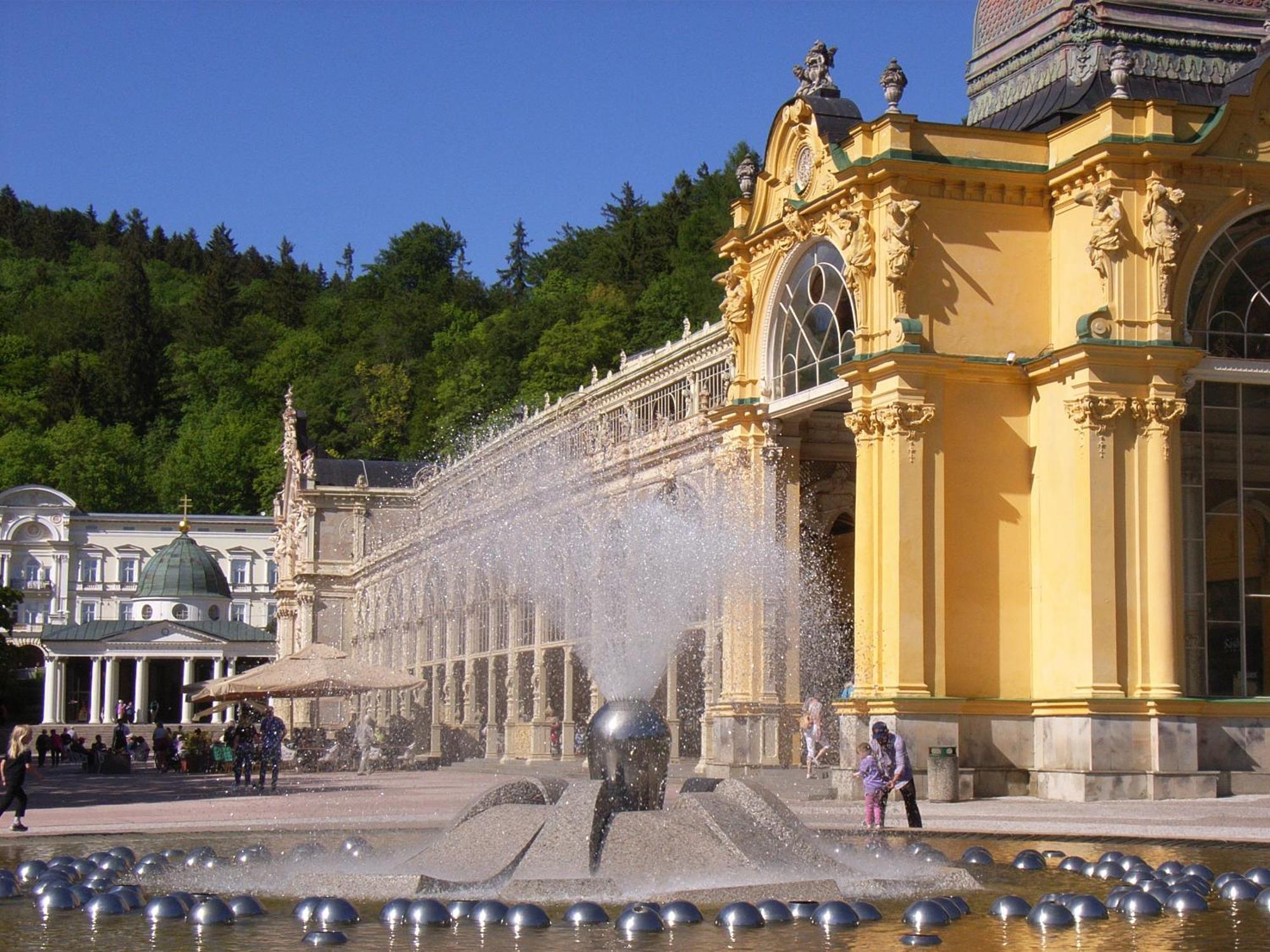 Hotel Maxim Mariënbad Buitenkant foto